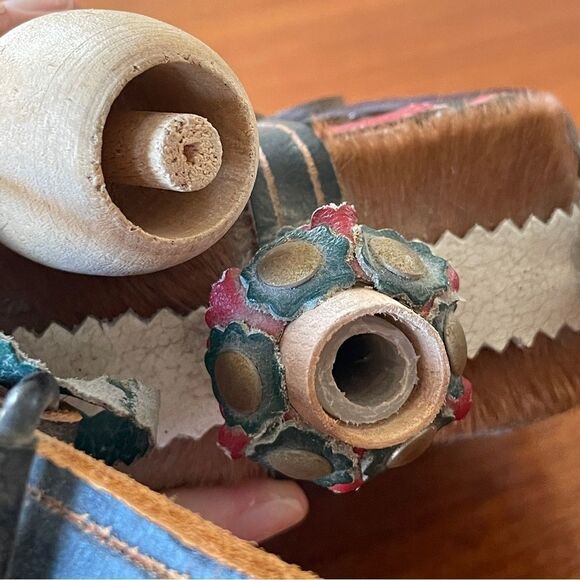 Vintage Hungarian Folk Art Wooden Horsehair Covered Canteen Flask Leather Strap - Picture 12 of 16